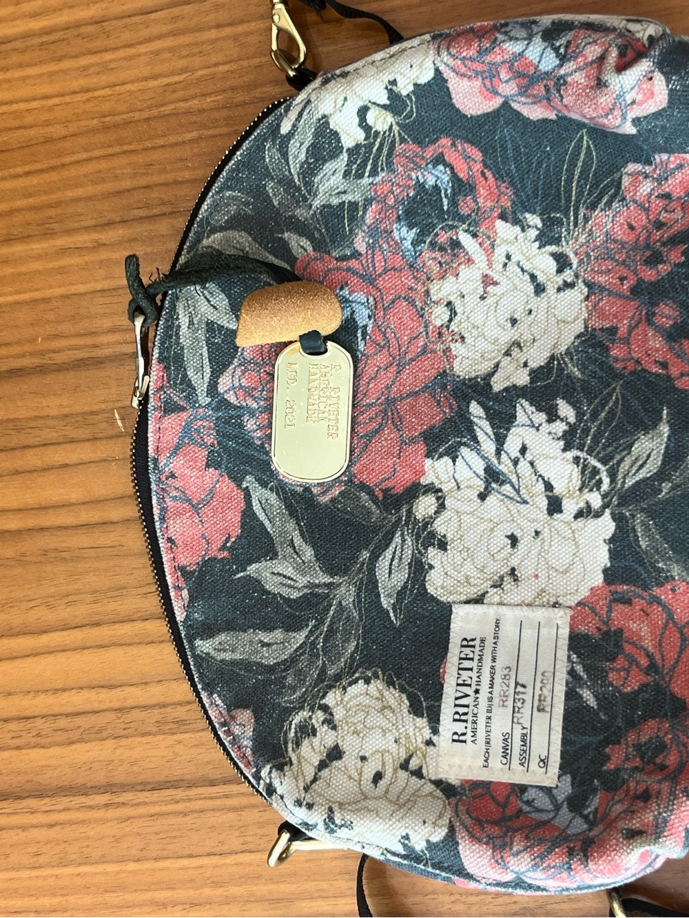 R Riveteer Canvas  Purse w Adjustable Strap Handmade in USA - Picture 4 of 7